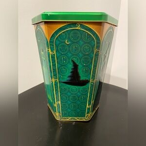 WICKED Elphaba Universal City Studios Popcorn Metal Tin